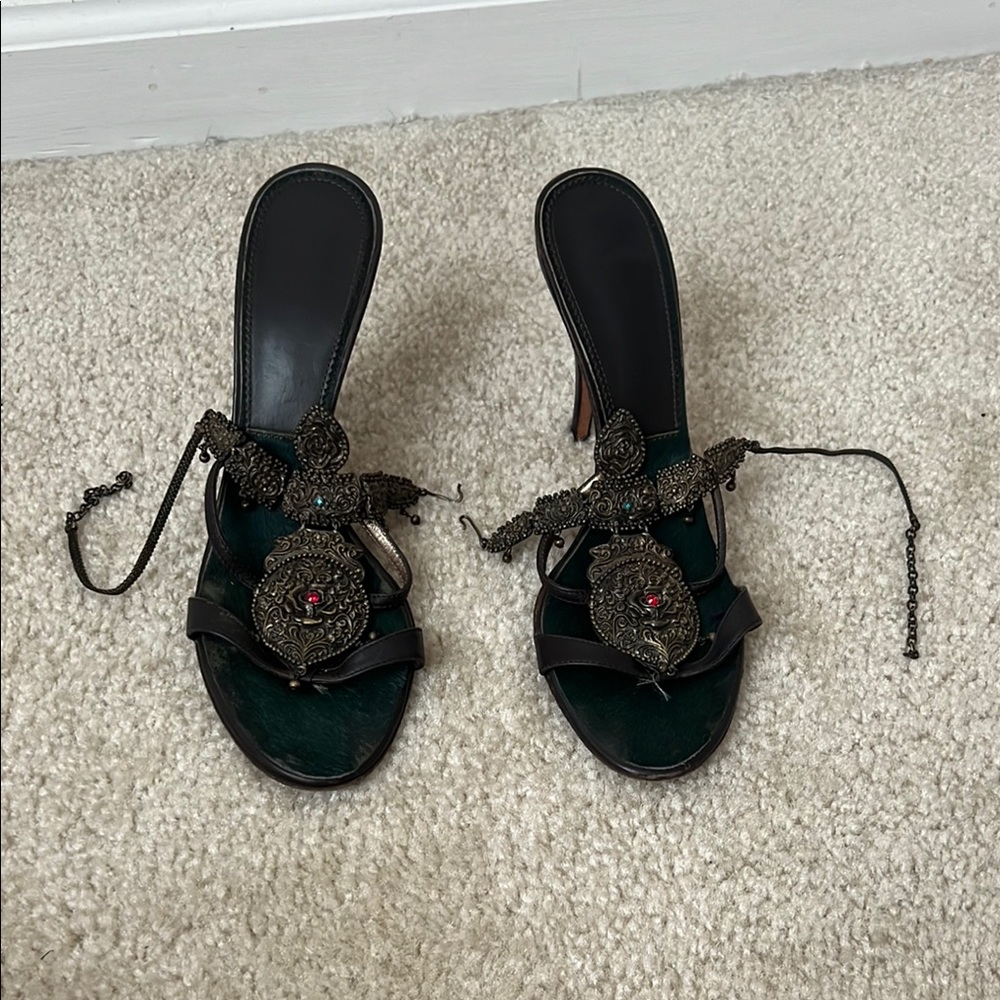 Elegant Black and Green Women's Sandals